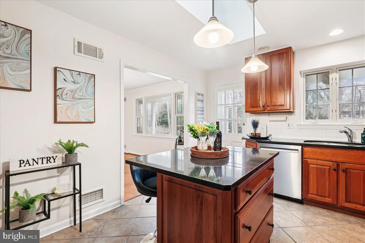 12145 Stirrup Road Reston, VA 20191 - Photo 35 of 80