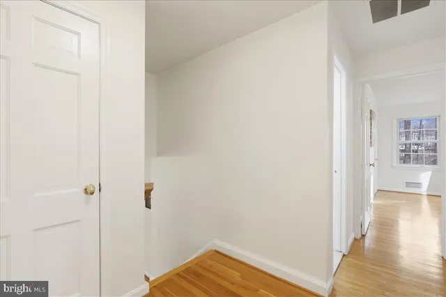 a picture of a wall with a rug