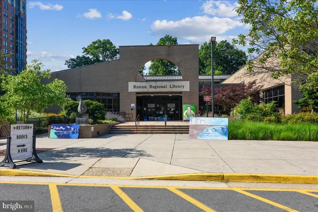 $899,999 | 12145 Stirrup Road, Reston, VA 20191