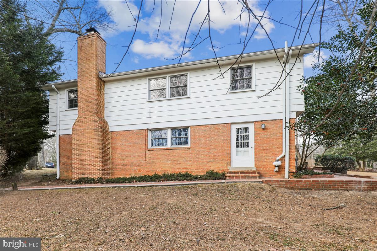 12145 Stirrup Road Reston, VA 20191 - Photo 10 of 80