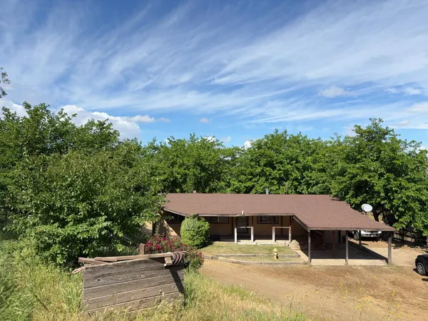 $300,000 | 39569 Clover Lane, Squaw Valley, CA 93675