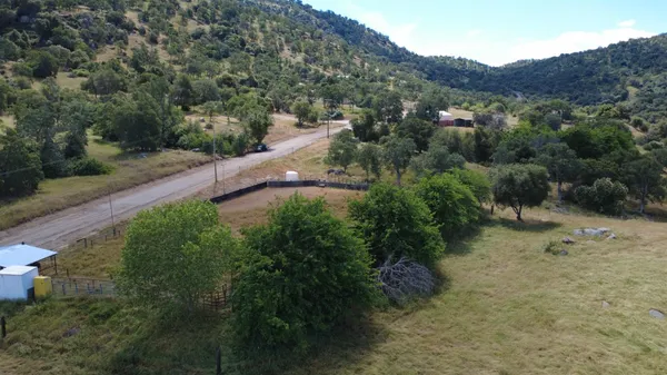 $300,000 | 39569 Clover Lane, Squaw Valley, CA 93675