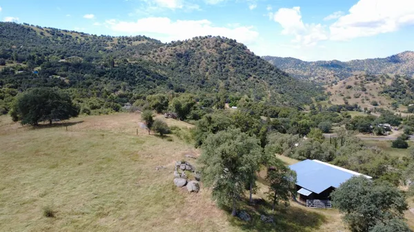 $300,000 | 39569 Clover Lane, Squaw Valley, CA 93675