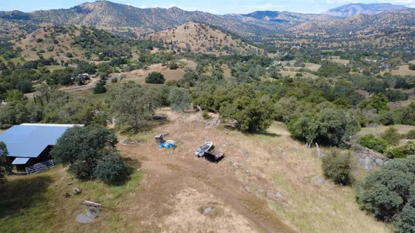 $300,000 | 39569 Clover Lane, Squaw Valley, CA 93675