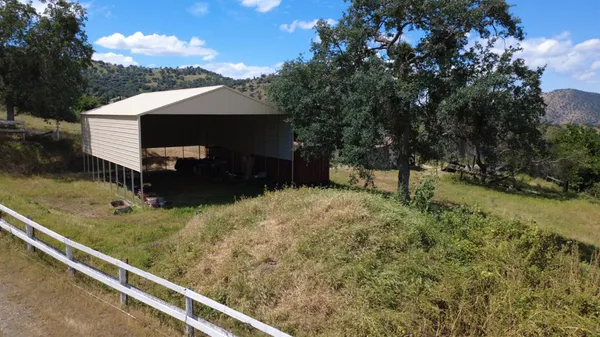 $300,000 | 39569 Clover Lane, Squaw Valley, CA 93675