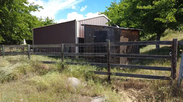 $300,000 | 39569 Clover Lane, Squaw Valley, CA 93675