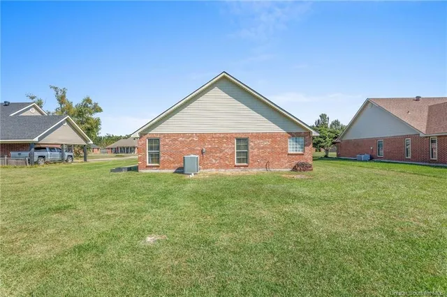 $211,000 | 306 Barclay Street, Iowa, LA 70647