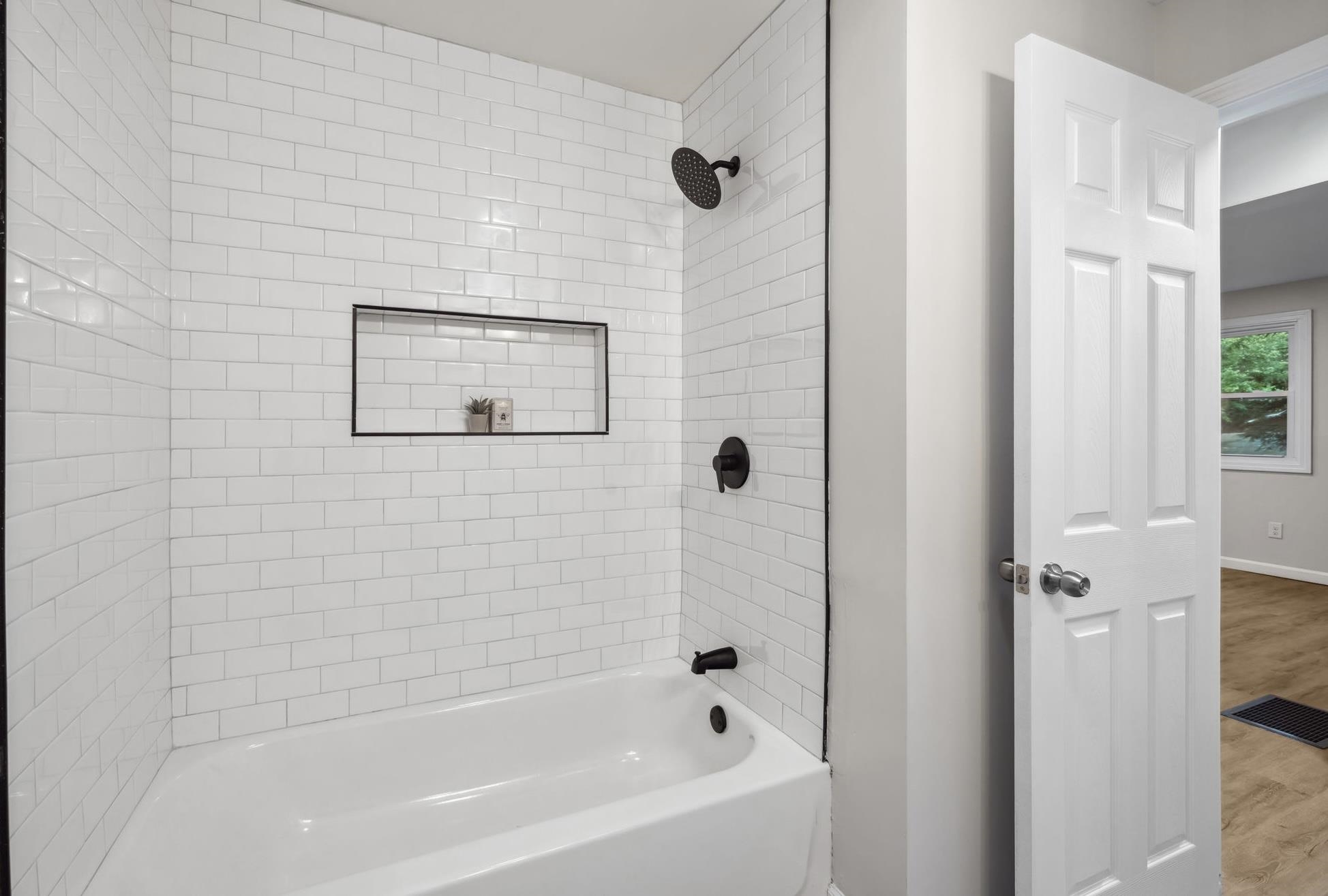 18 Blueberry Hill Road Raymond, NH 03077 - Photo 5 of 40 Gallery Image 5