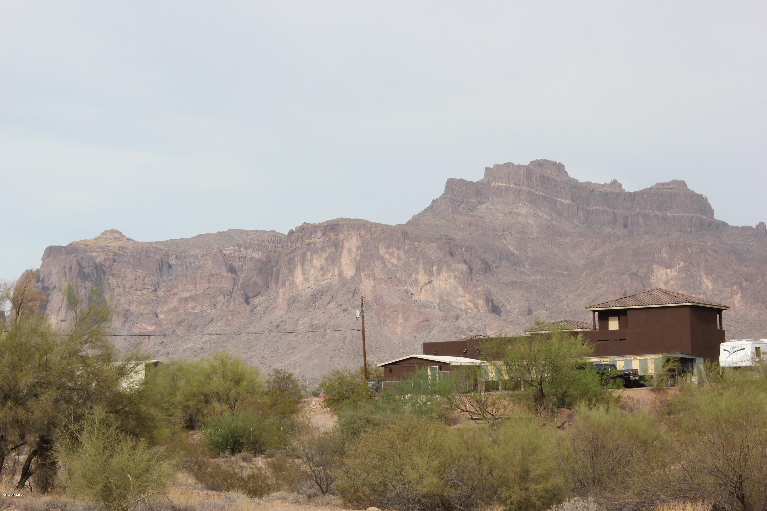 125 South Hilton Road Apache Junction, AZ 85119 - Photo 3 of 15 Driveway facing east
