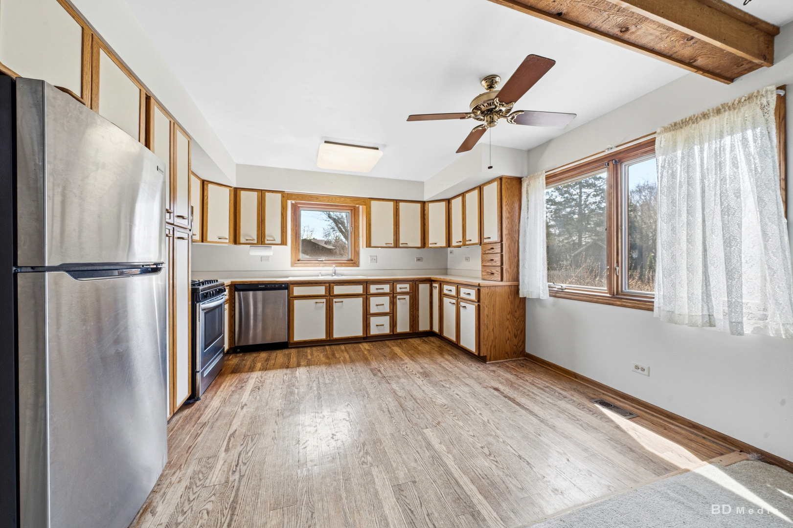 201 North River Road Naperville, IL 60540 - Photo 7 of 31