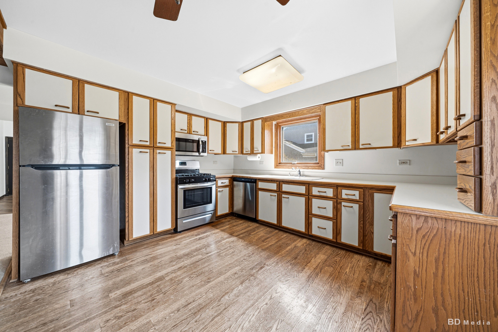 201 North River Road Naperville, IL 60540 - Photo 9 of 31