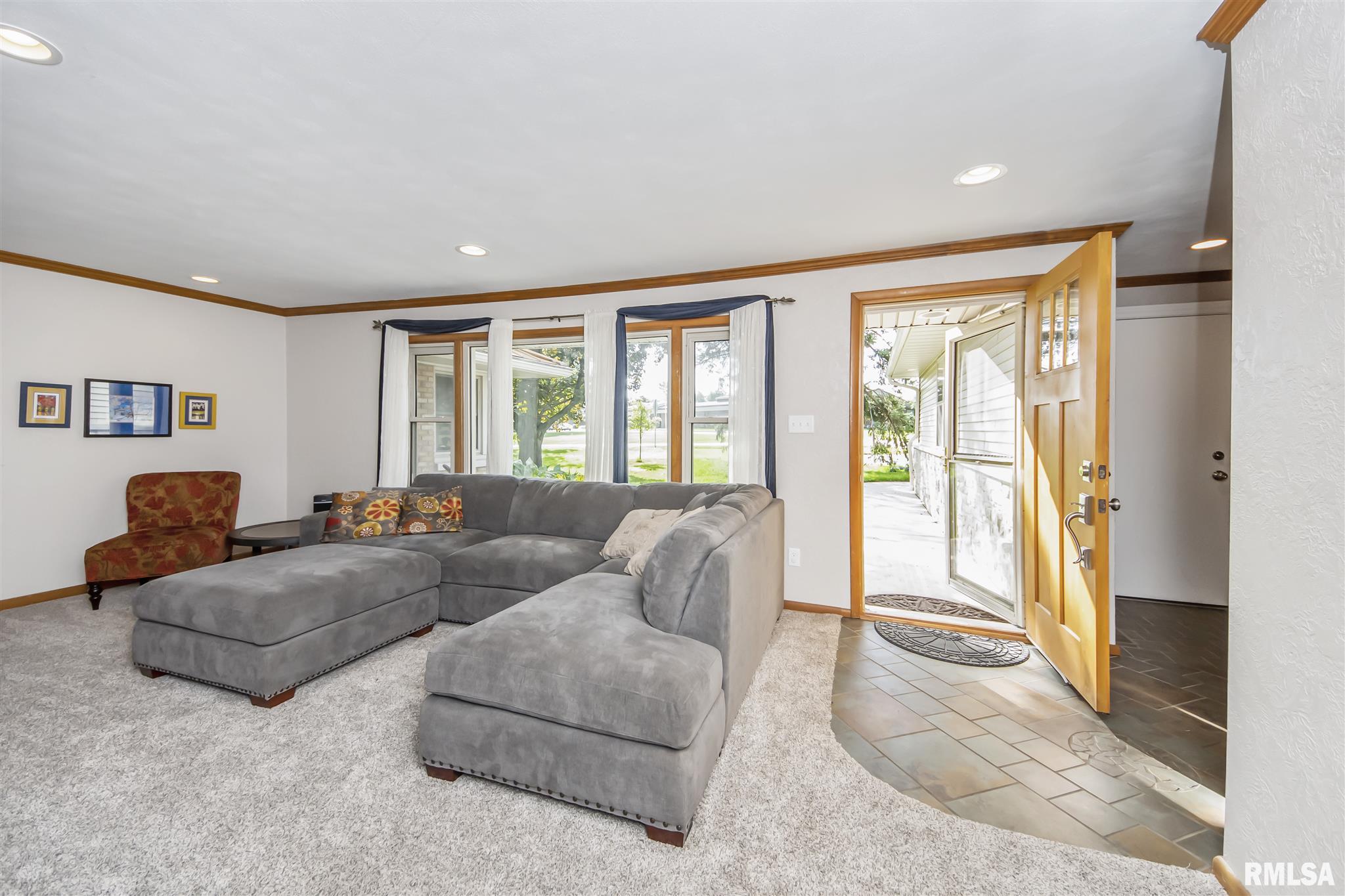 1817 Highview Road East Peoria, IL 61611 - Photo 3 of 48 Gallery Image 3
