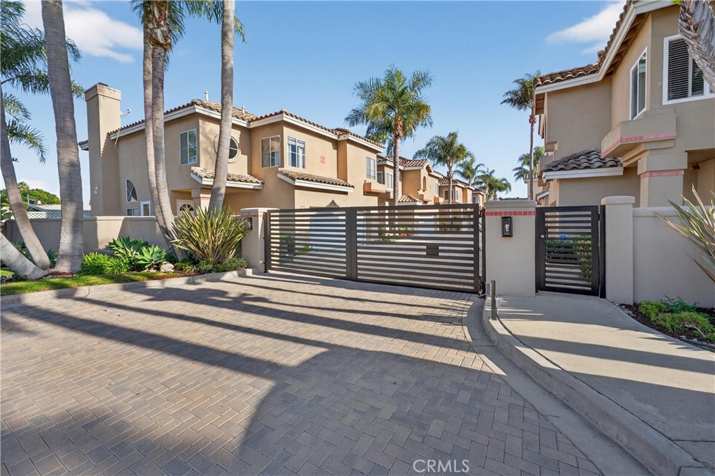 152 Terraza Court Costa Mesa, CA 92627 - Photo 3 of 47 a view of a house with a street