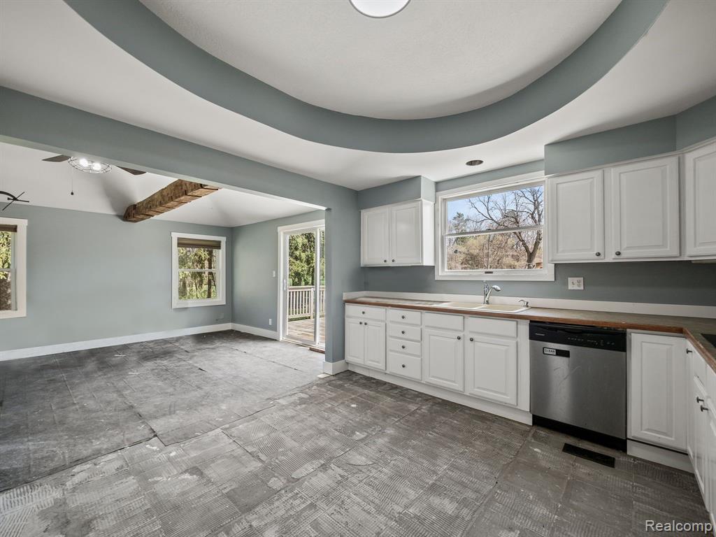 1652 Weaver Road Milford, MI 48381 - Photo 16 of 46