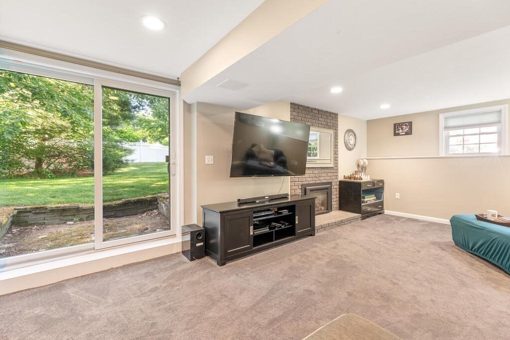 10 Edgar Road Billerica, MA 01821 - Photo 24 of 33