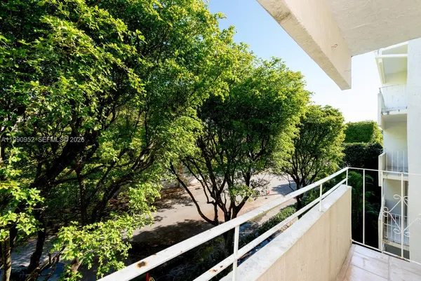 $599,000 | 5838 Southwest 74th Terrace, Unit 314, South Miami, FL 33143