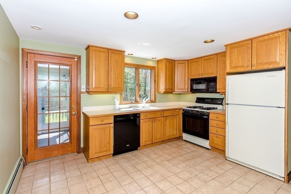 258 Dutton Road Sudbury, MA 01776 - Photo 15 of 42