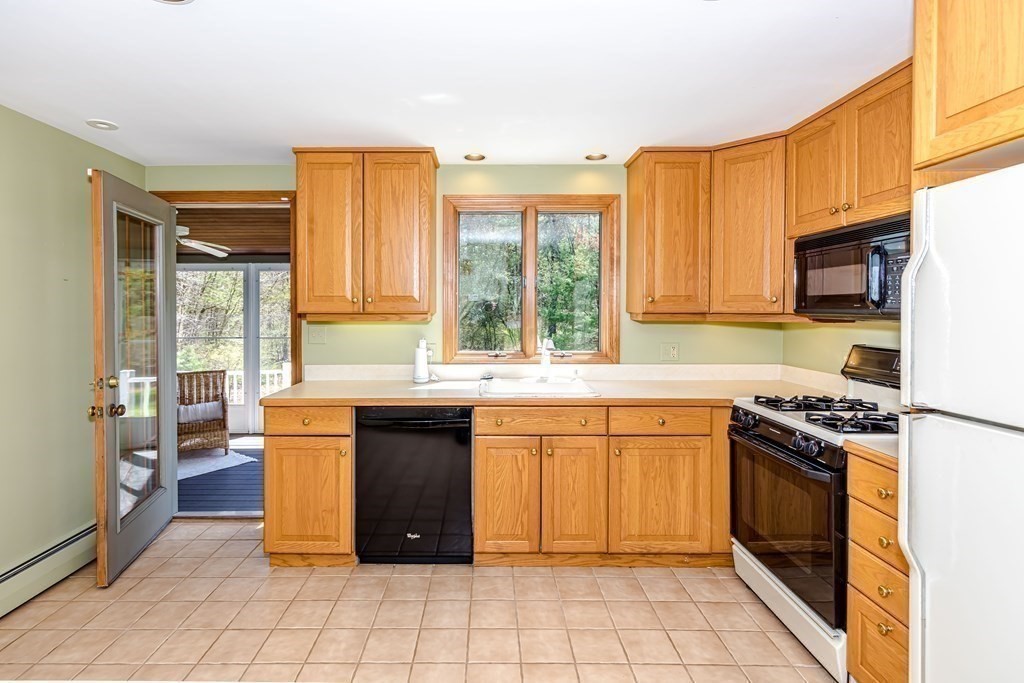 258 Dutton Road Sudbury, MA 01776 - Photo 16 of 42