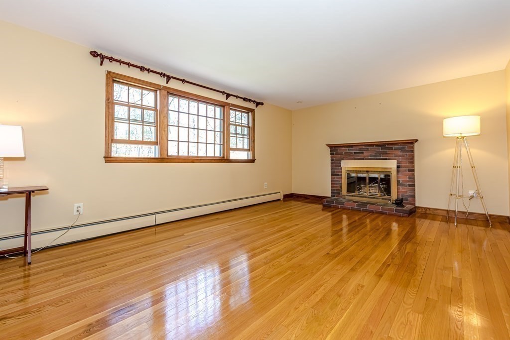 258 Dutton Road Sudbury, MA 01776 - Photo 9 of 42