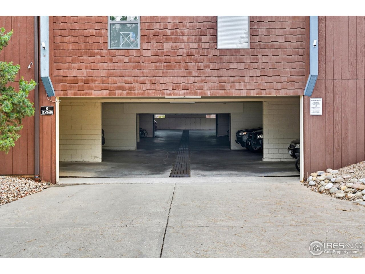 1303 Alpine Avenue, Unit 24 Boulder, CO 80304 - Photo 29 of 46 a view of backyard of a house