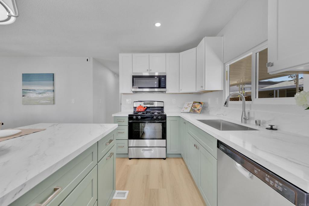 8301 Mission Gorge Road, Unit SPC 256 Santee, CA 92071 - Photo 12 of 41