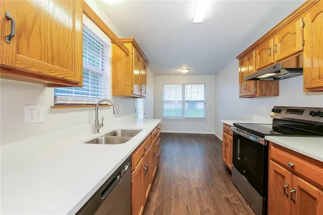 $2,320 | 11015 North Lewis Avenue, Kansas City, MO 64157