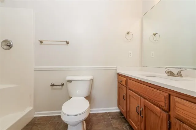 $2,320 | 11015 North Lewis Avenue, Kansas City, MO 64157