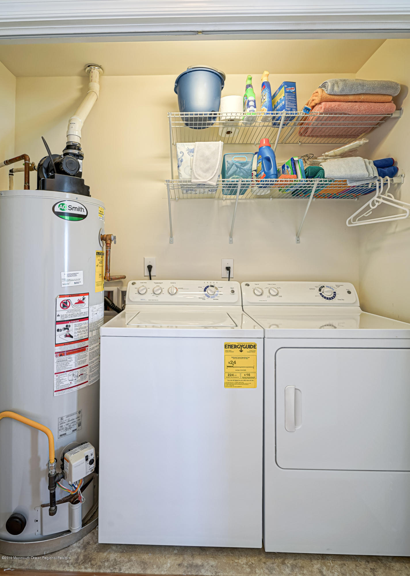 341 Kingfisher Road Tuckerton, NJ 08087 - Photo 24 of 38 a utility room with dryer and washer