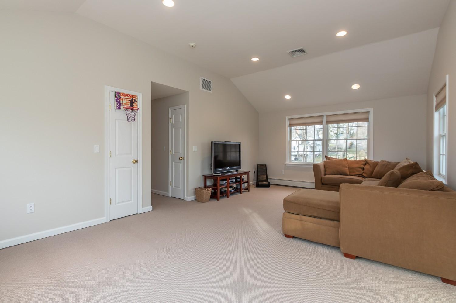 6 Wilson Ridge Road Darien, CT 06820 - Photo 27 of 35 27-6_Wilson_Ridge_Rd