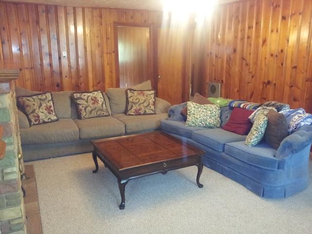 3447 Pembroke Road Clarksville, TN 37042 - Photo 2 of 16 Living Room
