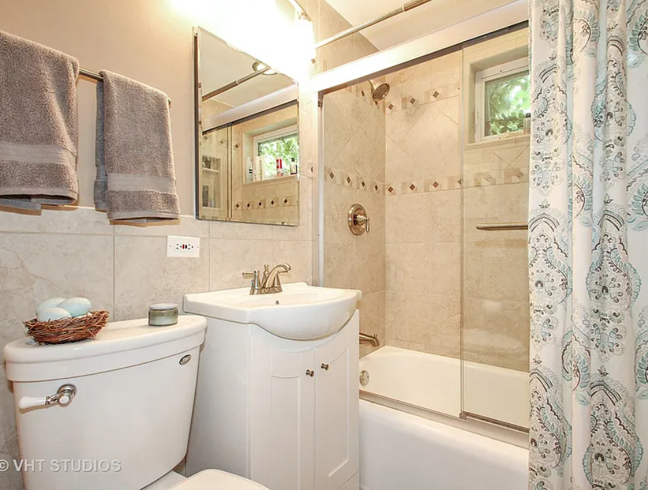 3207 Illinois Road Wilmette, IL 60091 - Photo 8 of 13