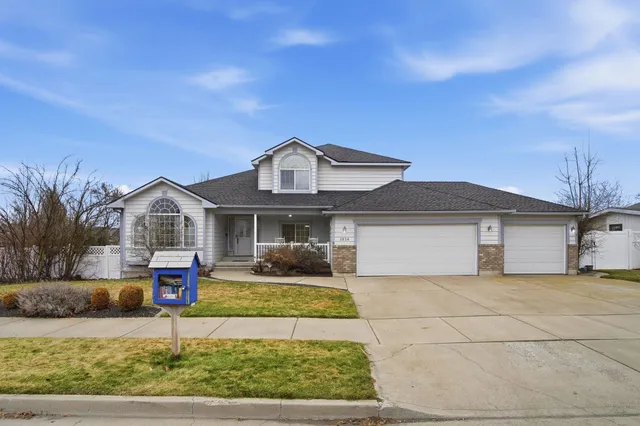 $595,000 | 2826 West Hawthorne Road, Spokane, WA 99208