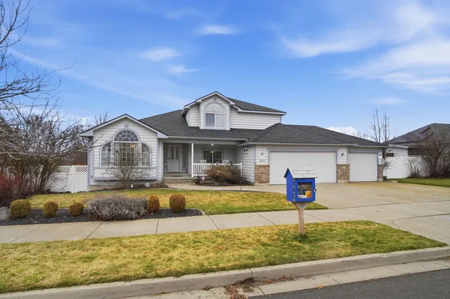 $595,000 | 2826 West Hawthorne Road, Spokane, WA 99208