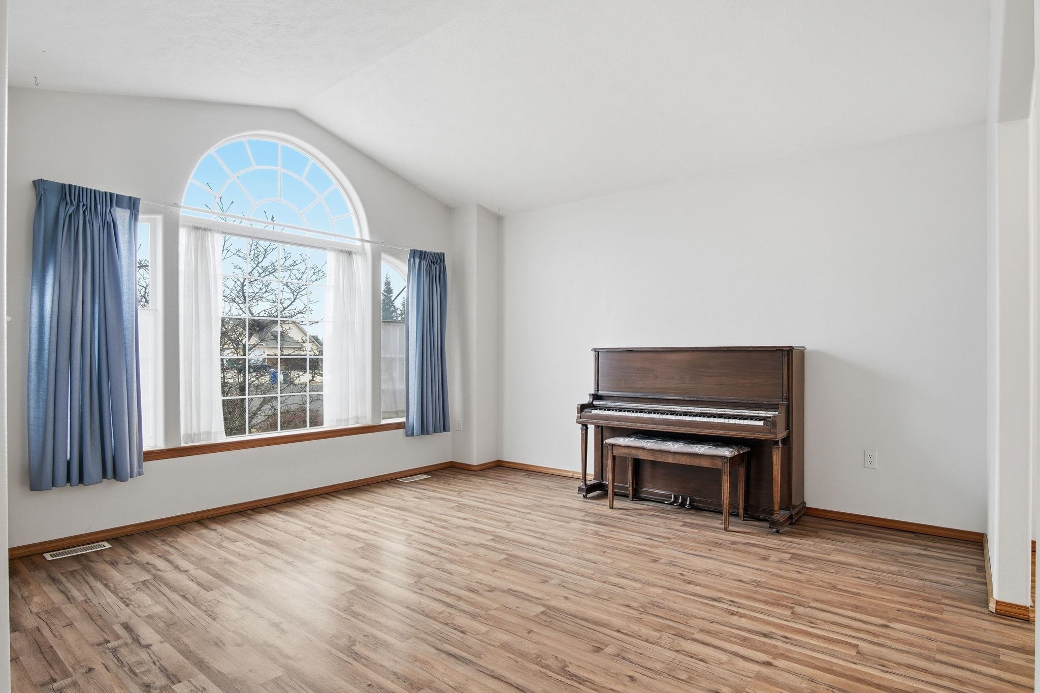 2826 West Hawthorne Road Spokane, WA 99208 - Photo 10 of 44