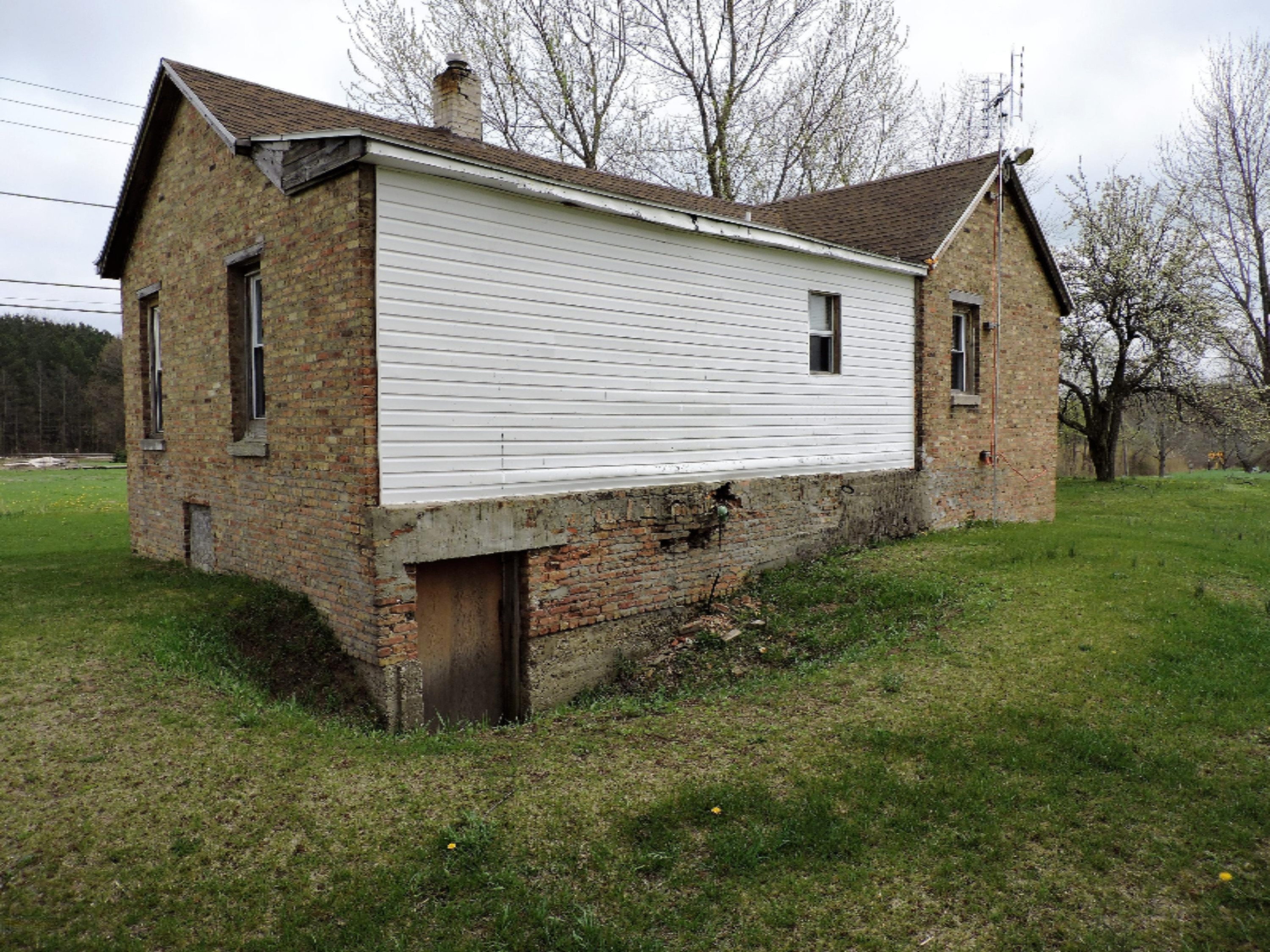 2126 South Park Road Benton Harbor, MI 49022 - Photo 10 of 11 DSCN0413
