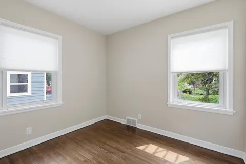 $325,000 | 1108 Oakdale Avenue, West St. Paul, MN 55118