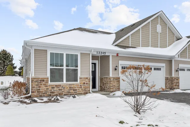 $2,800 | 12245 Barcroft Circle, Huntley, IL 60142