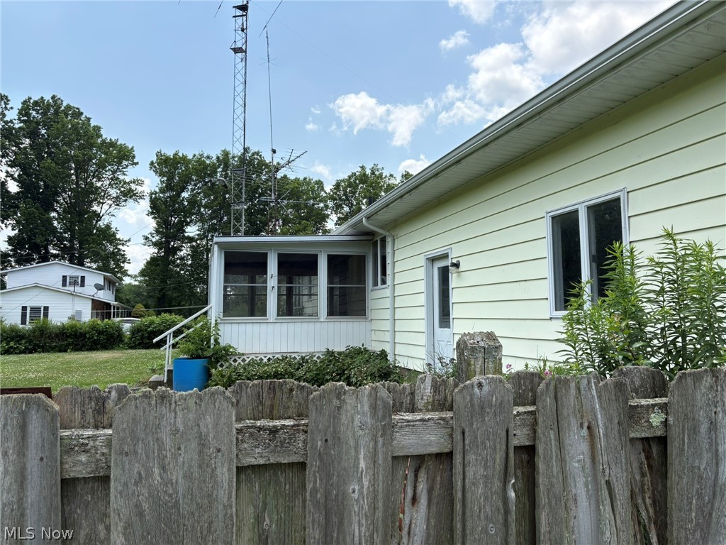 6308 Coen Road Vermilion, OH 44089 - Photo 38 of 40 sunroom