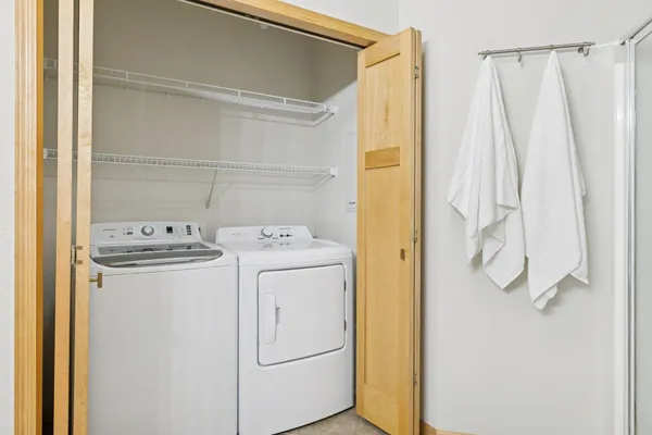 $215,000 | 1800 Graham Avenue West, Unit 325, St. Paul, MN 55116