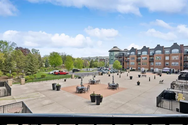 $215,000 | 1800 Graham Avenue West, Unit 325, St. Paul, MN 55116