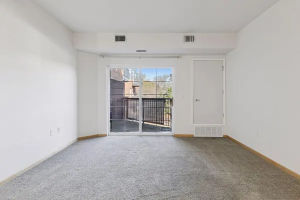 $215,000 | 1800 Graham Avenue West, Unit 325, St. Paul, MN 55116