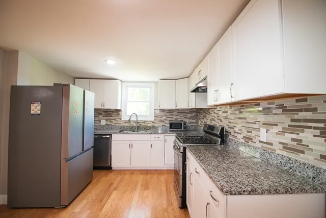 $3,300 | 5 Westford Street, Unit 1, Dunstable, MA 01827