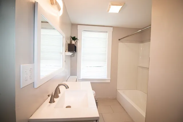 $3,300 | 5 Westford Street, Unit 1, Dunstable, MA 01827