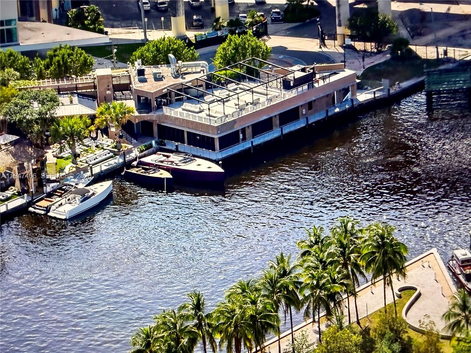 92 Southwest 3rd Street, Unit 4309 Miami, FL 33130 - Photo 13 of 16 a view of yard with outdoor seating
