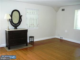 615 Twickenham Road Glenside, PA 19038 - Photo 6 of 12 Bedroom - Main