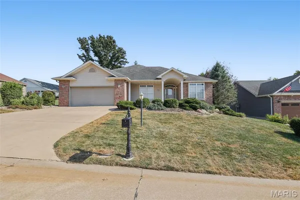 $398,500 | 1403 White Oak Trail, Godfrey, IL 62035