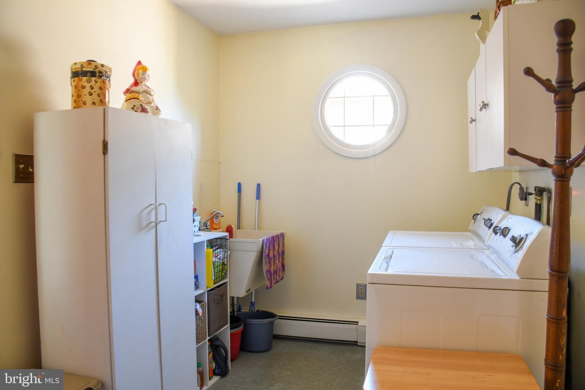 1070 Hilltop Road Leesport, PA 19533 - Photo 15 of 33 Main level laundry/mudroom
