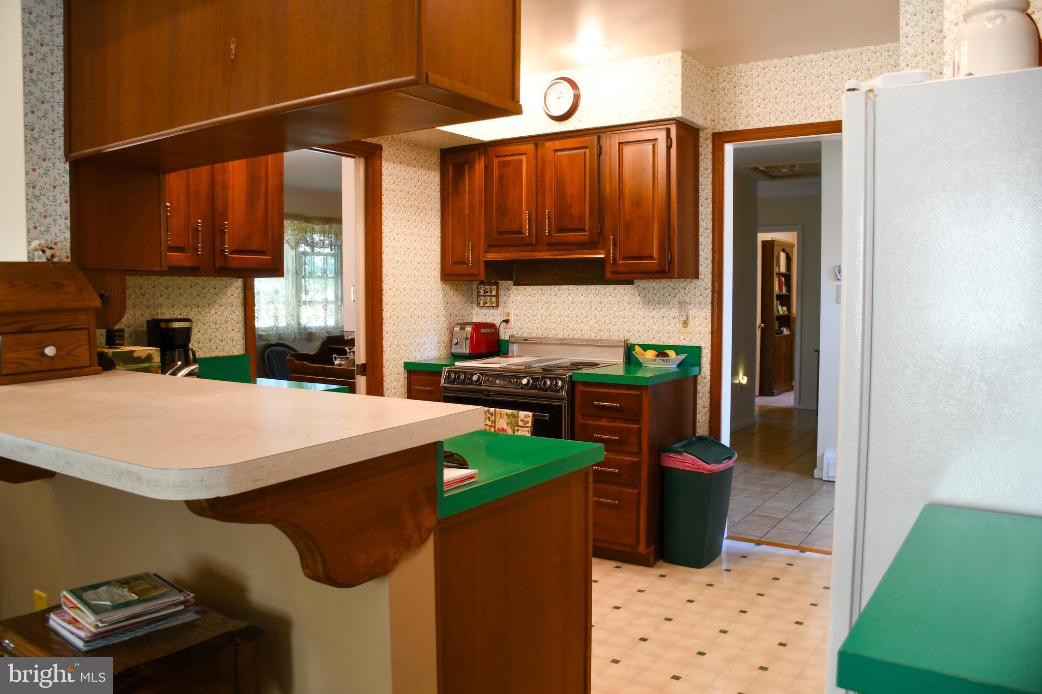 1070 Hilltop Road Leesport, PA 19533 - Photo 6 of 33 Kitchen
