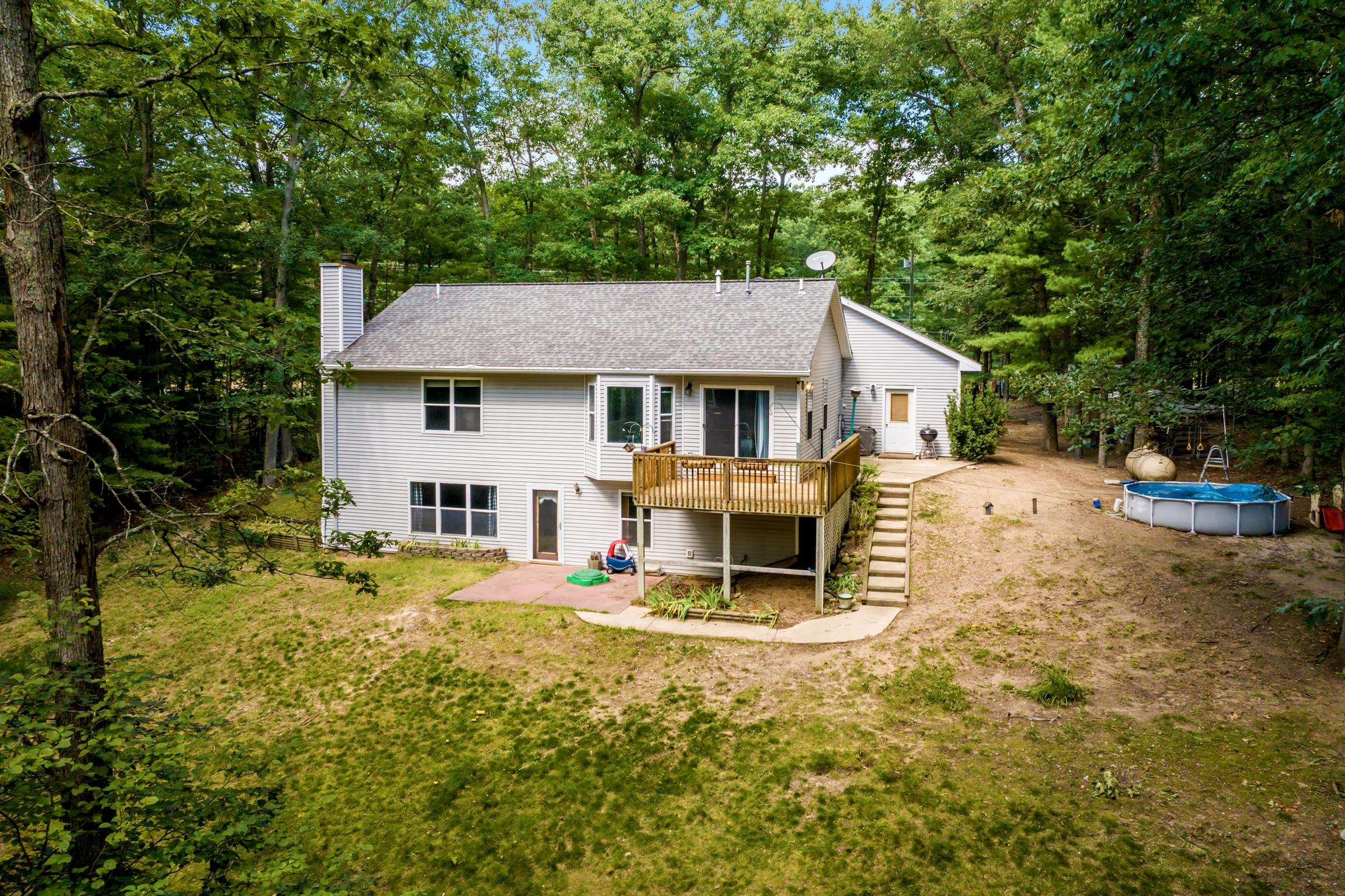 9163 Youker Road Interlochen, MI 49643 - Photo 4 of 31 1949886-6b8b6612-2609-4d14-9571-df96d725e766.JPG