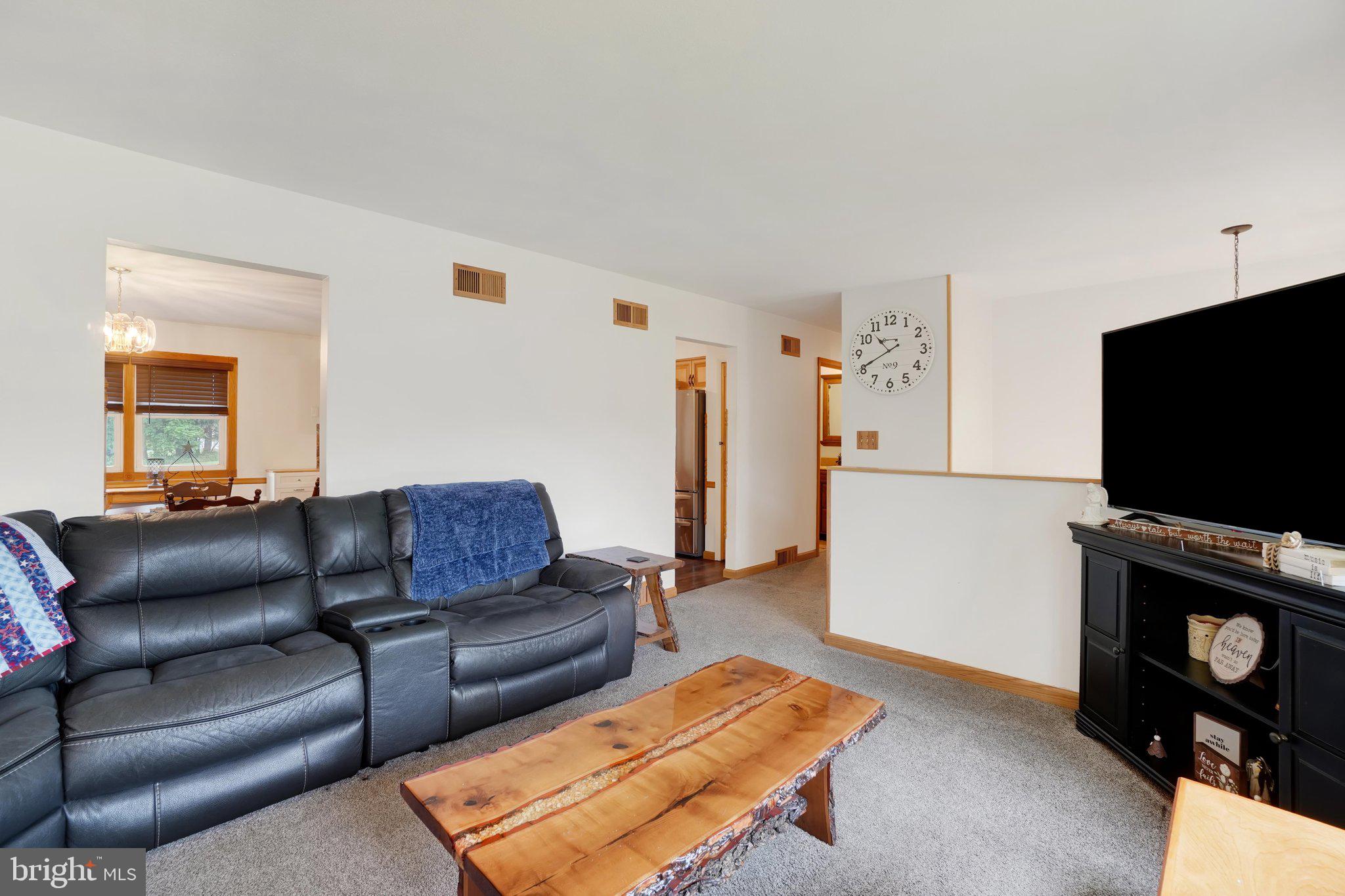 836 Elham Drive York, PA 17406 - Photo 7 of 29